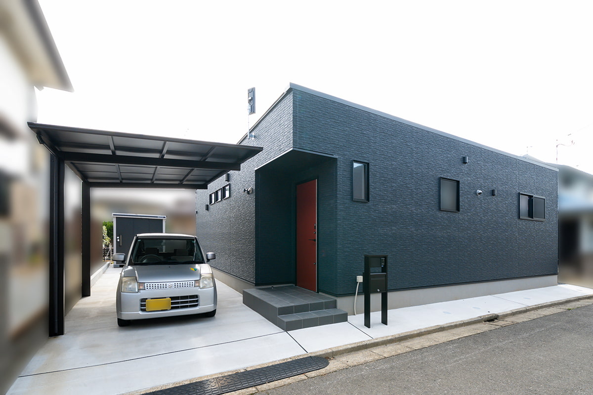 医療的ケアを考慮した、こだわりの間取り。お気に入りのカラーを取り入れたスタイリッシュな平屋