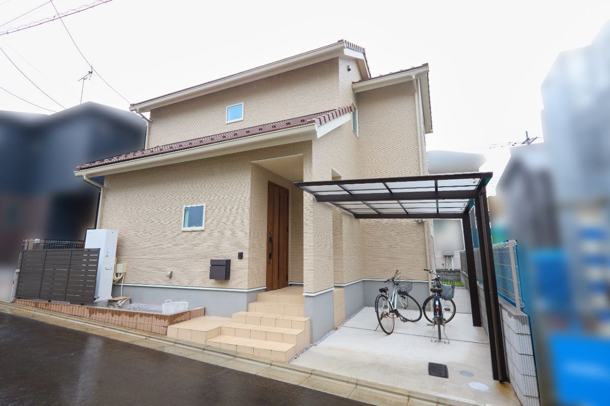 １階完結の生活動線にこだわり、家族の成長に柔軟に対応できる２階建て４LDK