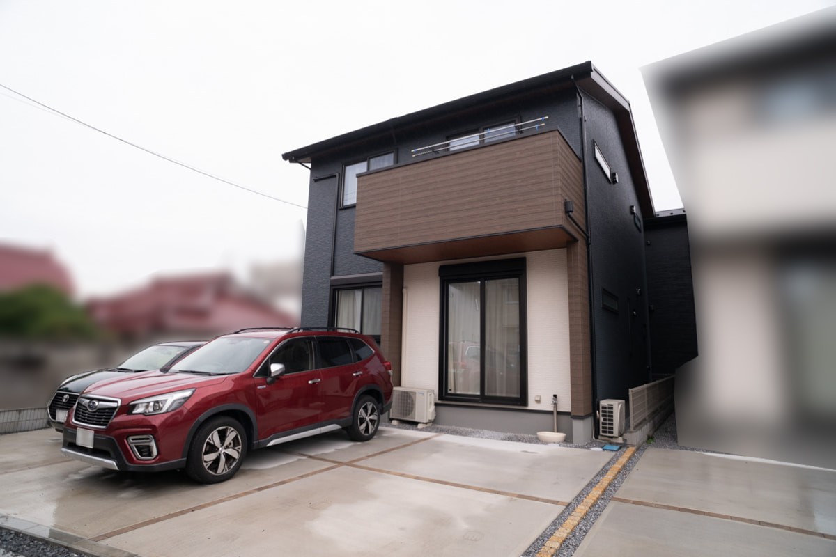 子育てしやすい画期的な間取り！小上がり畳スペースが主役のゆとりのある家